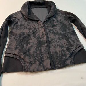 Lululemon To Class Jacket
Sea Bed Black Deep Coal / Black Size 12